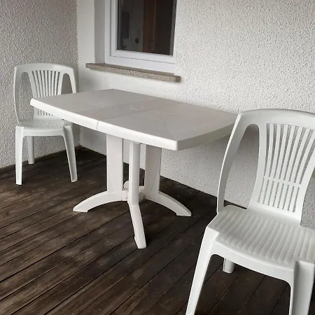 شقة Dachgeschosswohnung Im Zweiten Obergeschoss
