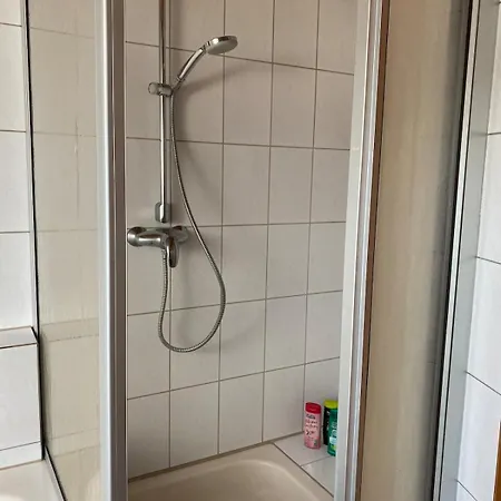 شقة Dachgeschosswohnung Im Zweiten Obergeschoss *