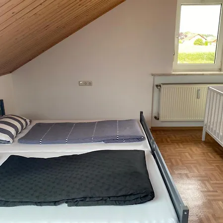 Dachgeschosswohnung Im Zweiten Obergeschoss Appartement *