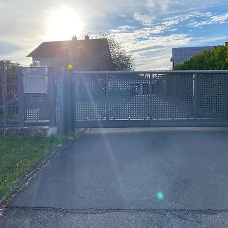 Appartement Dachgeschosswohnung Im Zweiten Obergeschoss *