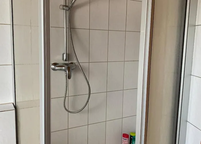 Appartement Dachgeschosswohnung Im Zweiten Obergeschoss *