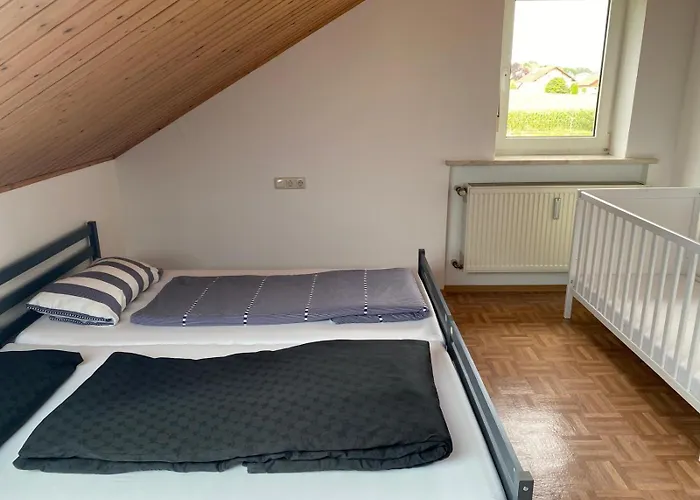 Dachgeschosswohnung Im Zweiten Obergeschoss Appartement *