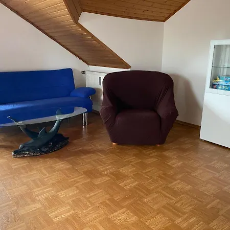Dachgeschosswohnung Im Zweiten Obergeschoss Apartmán *